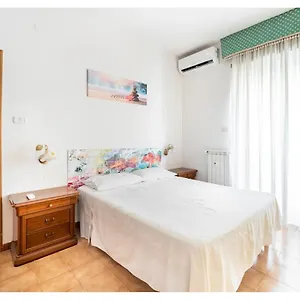 Apartament Tina's House - Bright And Near Metro C, Rzym